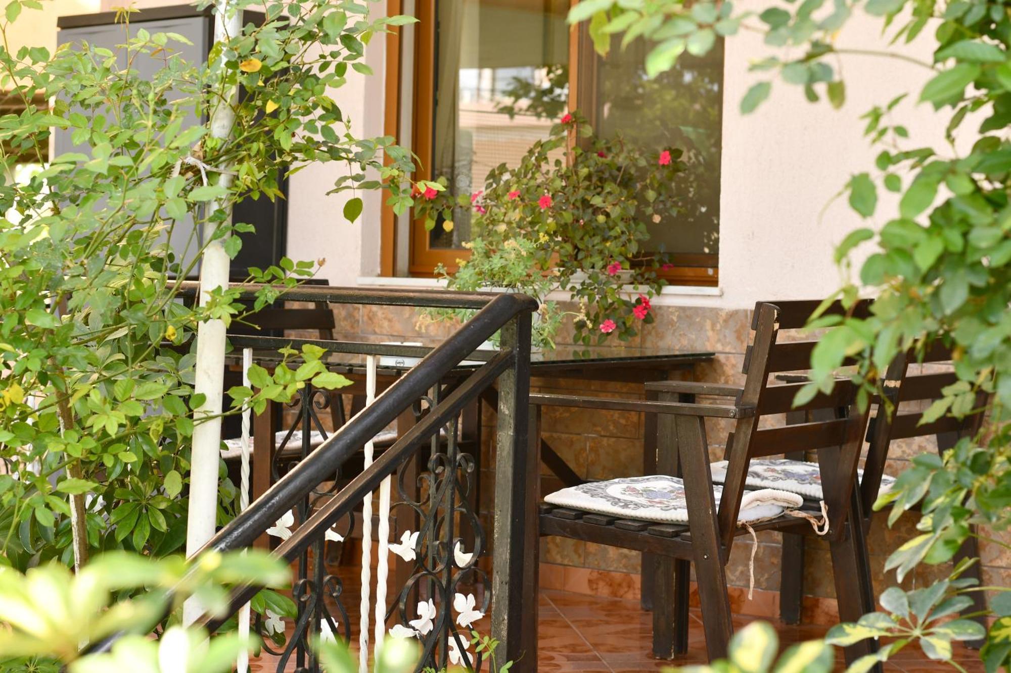 Beach & Chill Apartments Vlore Ngoại thất bức ảnh